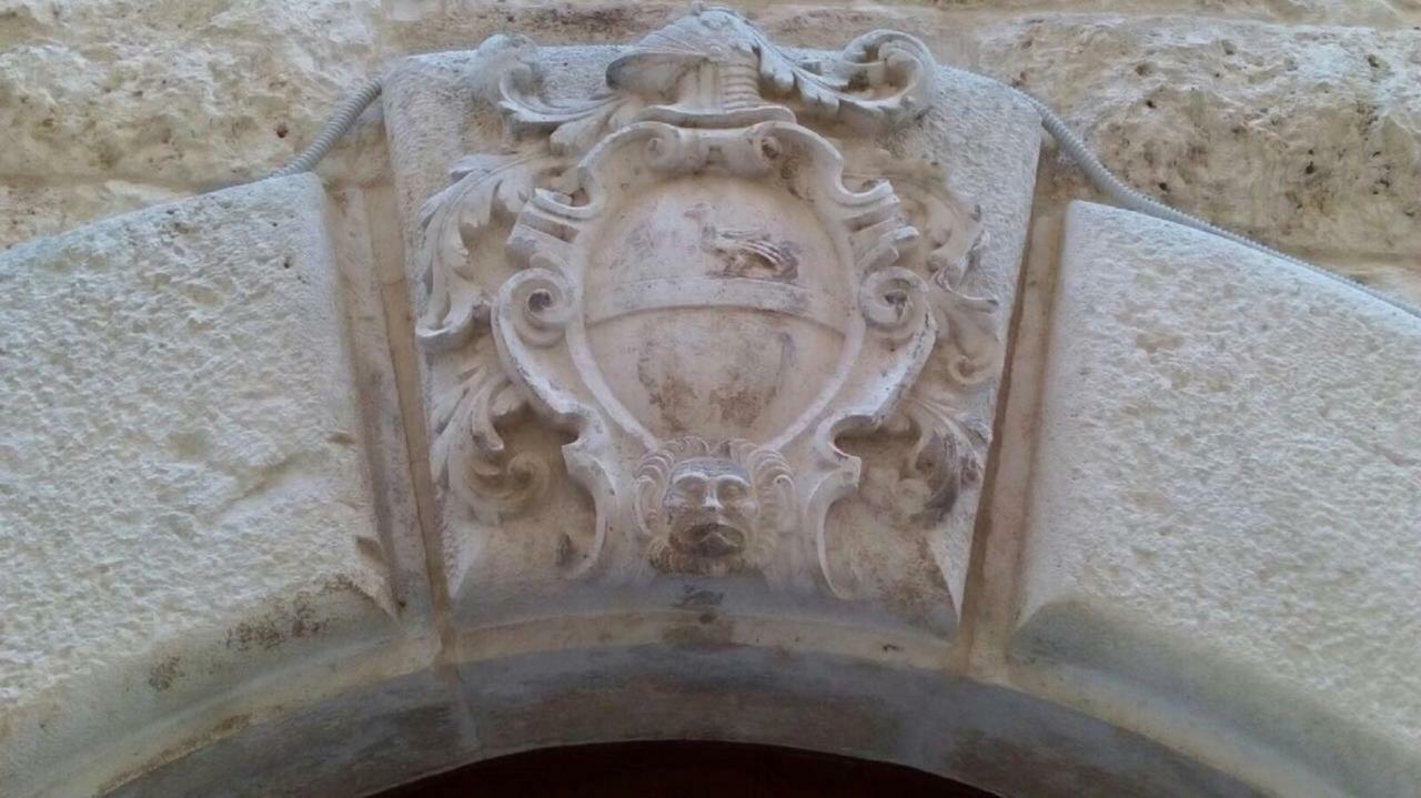 Palazzo Morola XIV Century Apartment Giovinazzo Exterior photo